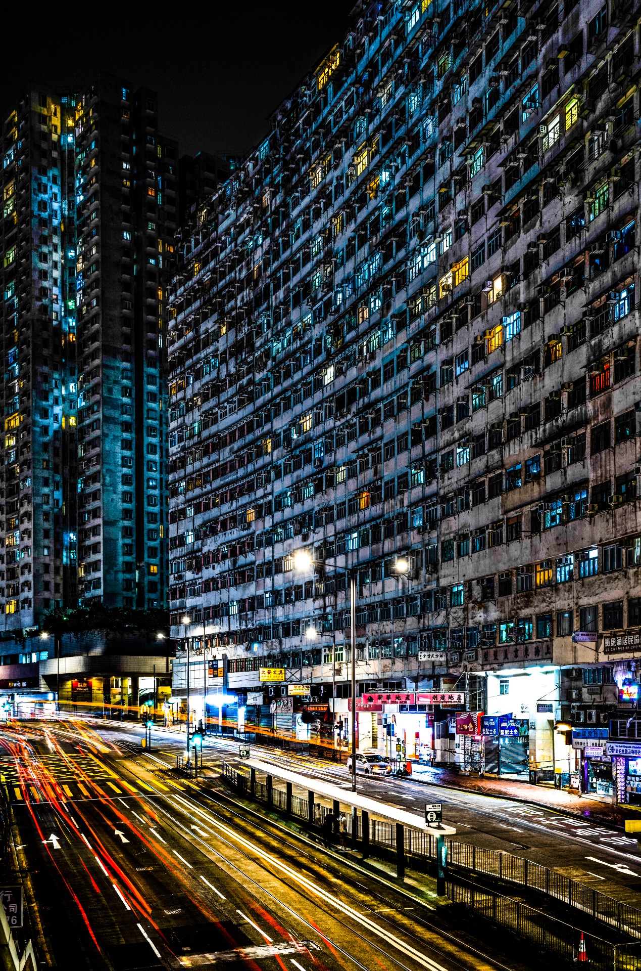 NO.01鰂魚涌怪獸大廈2023/50x70/Henry Au