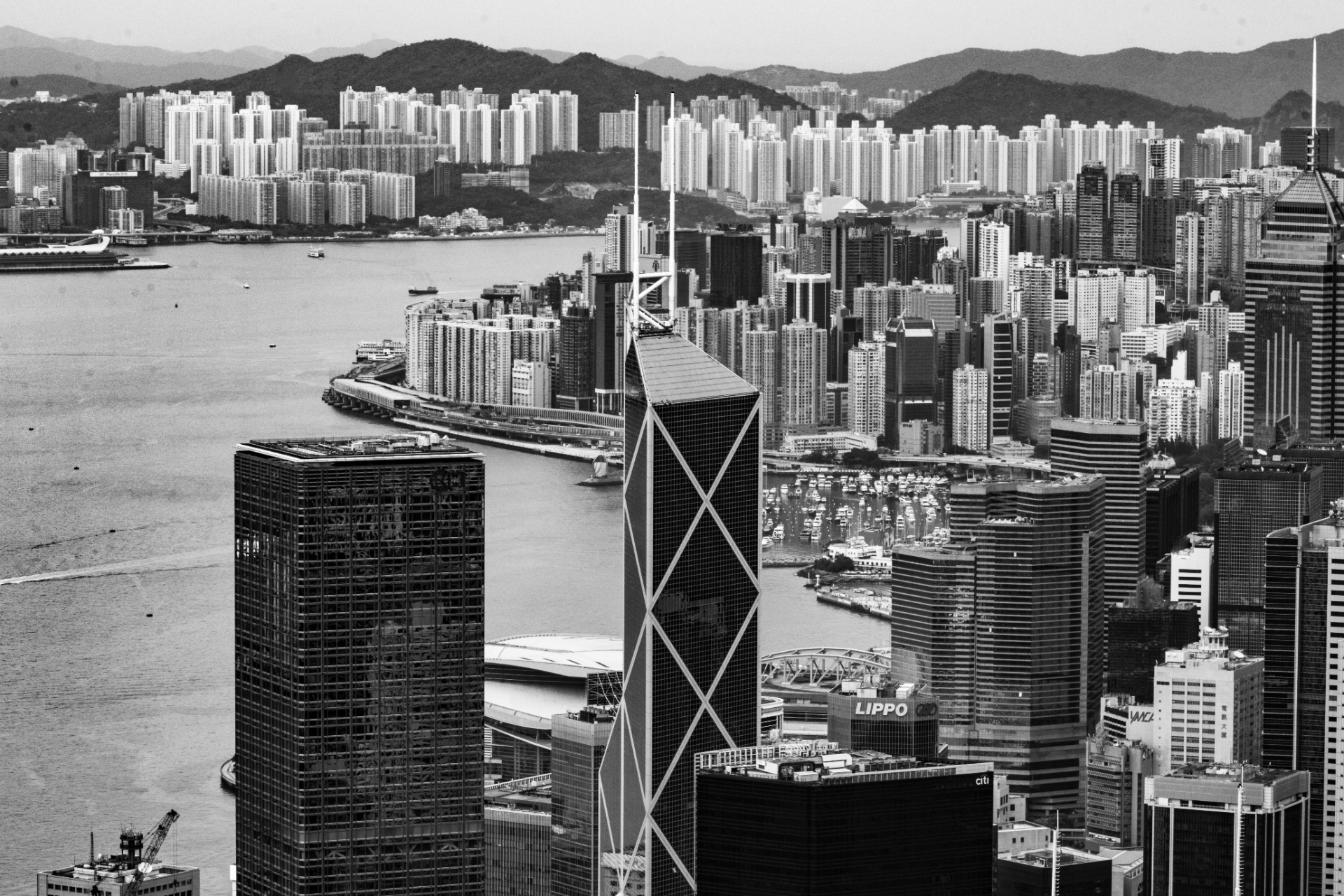 NO.20中國銀行大廈2022/50x40/Henry Au